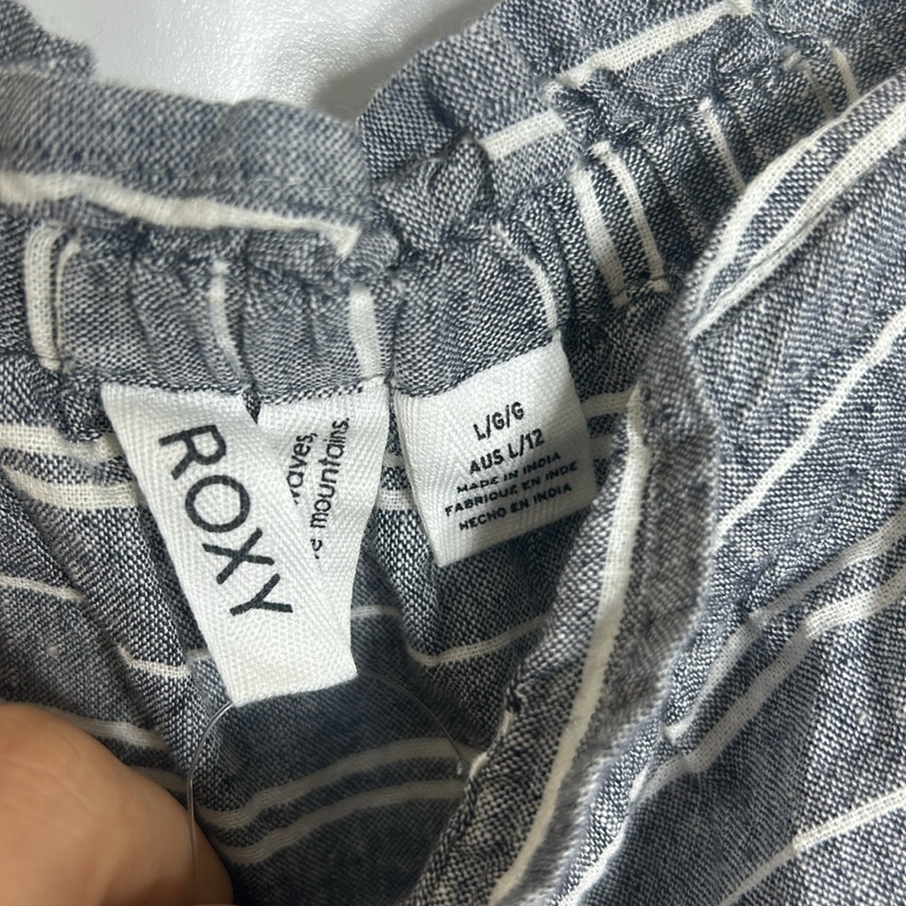 Roxy Ruffled Top size L NWOT - Picture 2 of 6